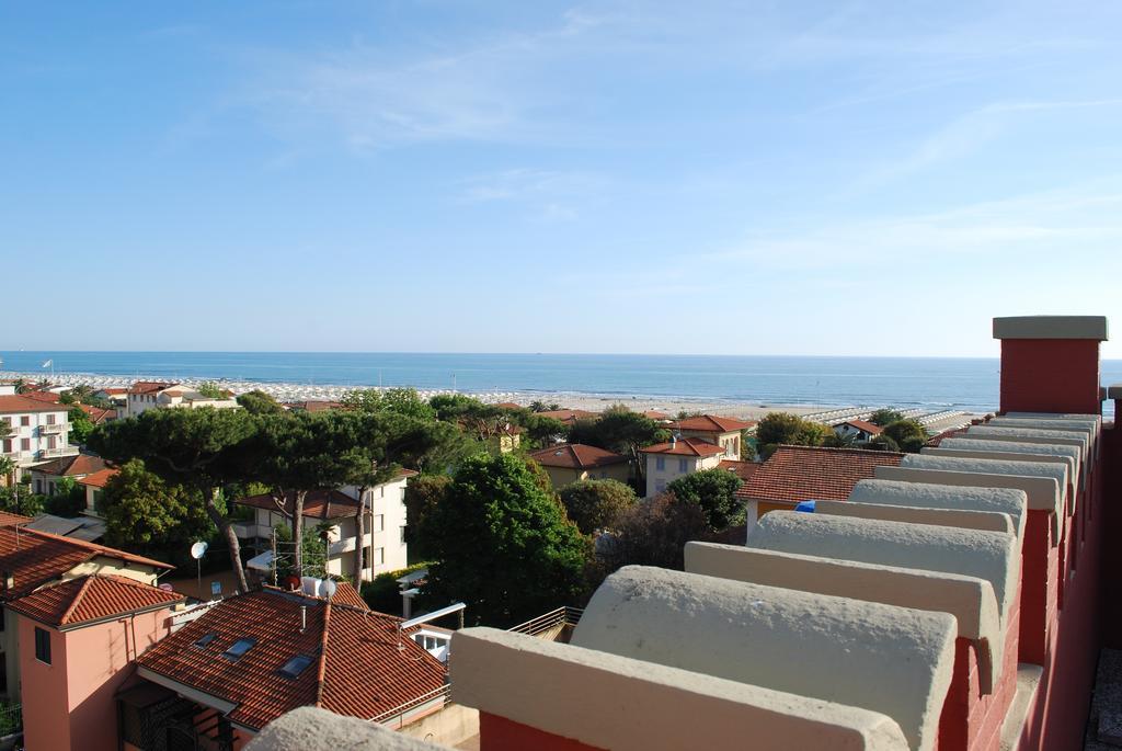 Re Versiliana Hotel Марина-ді-П'єтразанта Екстер'єр фото
